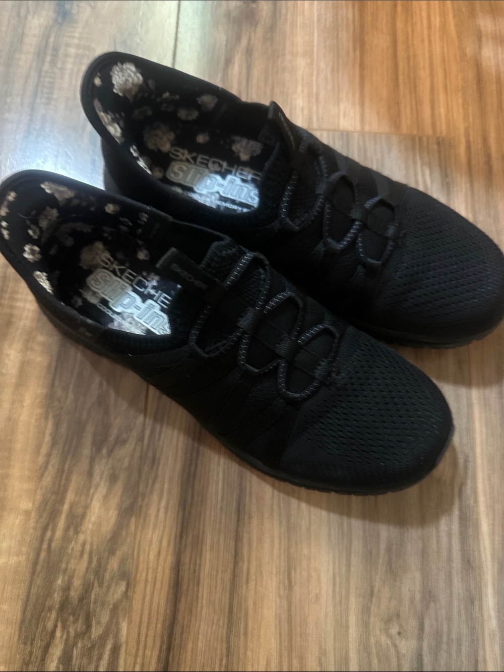 Skechers slip-ins size 6